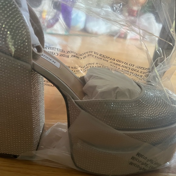 Brand new never worn in box steve madden sparkle silver 5” platform mary janes - Picture 3 of 3